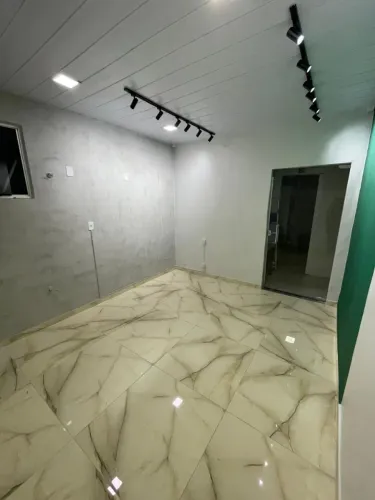 Alugo Sala Comercial - Aleixo