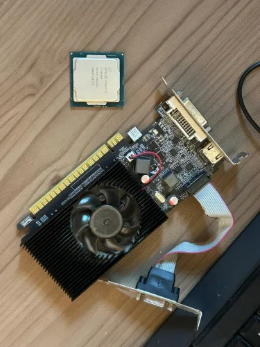 i3 9100F + gt210 + gabinete