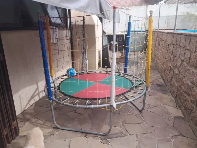 Brinquedo Pula Pula 1,85 diâmetro