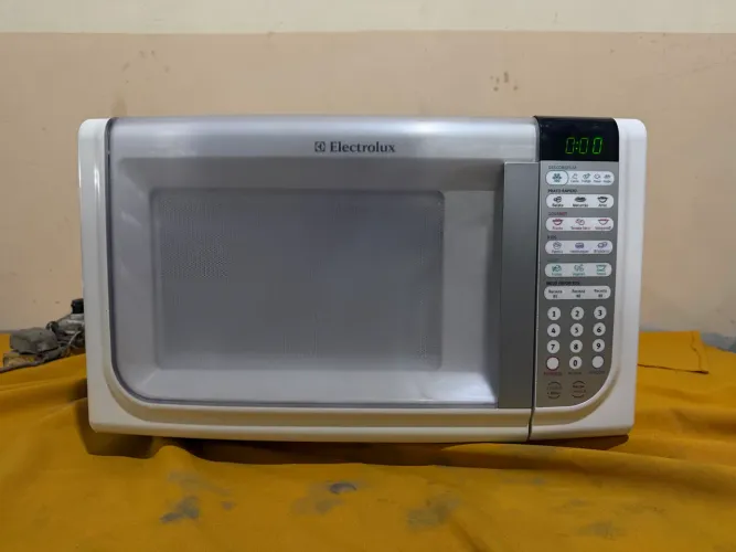 Microondas Electrolux branco! 32 litros 