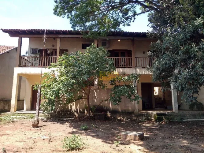 Sobrado com 4 dormitórios à venda, 341 m² por R$ 950.000,00 - Centro - Pindamonhangaba/SP