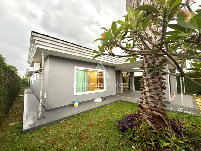Condomínio alto da Boa Vista, Sobradinho DF, Casa de 03 suítes com área gourmet com churra