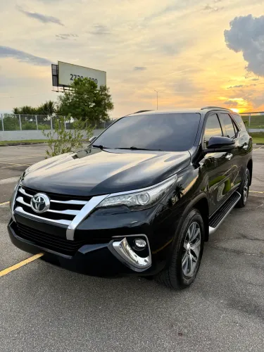 Toyota Hilux SW4 SRX 4X4 2.8 TDI 16V Dies. Aut. 2018
