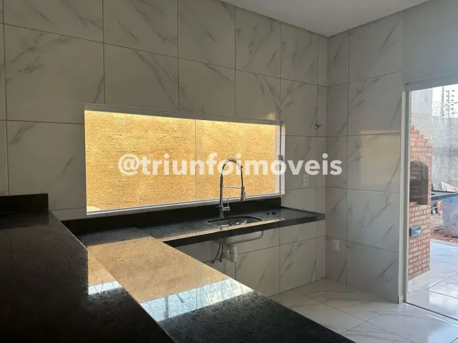 Casa a venda no Loteamento Conviver com 3 quartos