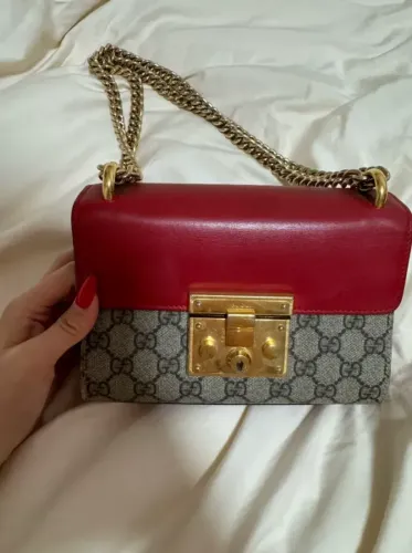 Bolsa Gucci Padlock pequena com corrente