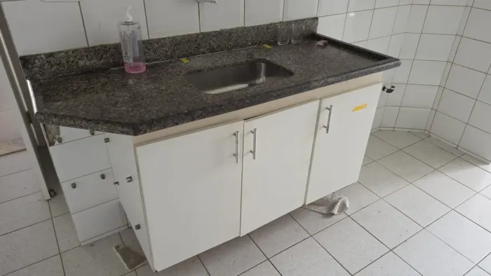 PUA GRANITO COZINHA COM CUBA E TORNEIRA
