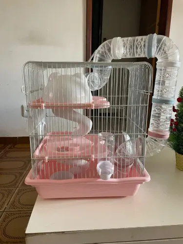 Gaiola de hamster fofa