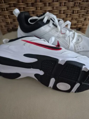 NIKE novo masculino - comprado no EUA - NUNCA USADO