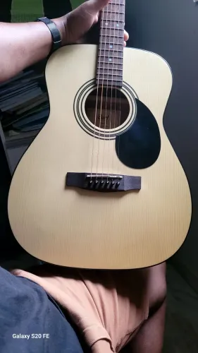 Violão cort elétrico praticamente novo,lindo violão com maravilhosa sonorida, vai com bag