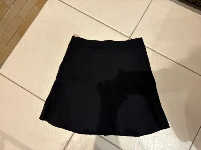 SAIA PRETA LINDA CURTA