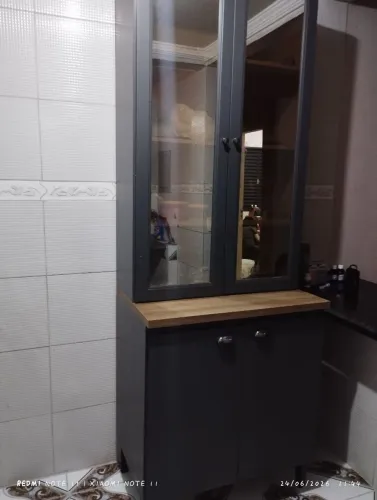 Vendo armário de cozinha de vidro