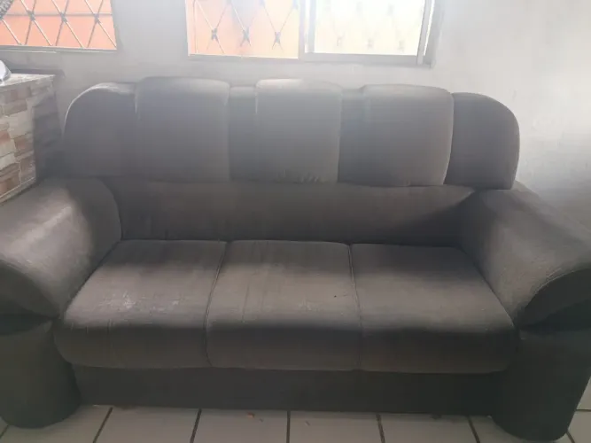 Sofá cinza de 03 lugares - aceito cartão