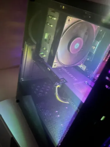 PC Gamer Ryzen 5 5600+RX 6600+SSD 512GB+AIRCOOLER+8GBRAMBallistix+FONTE CORSAIR+ SuportePÉ