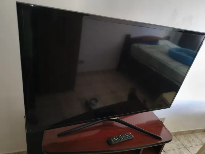 TV 43 polegadas Samsung com defeito (não está ligando) para aprontamento de peças apenas