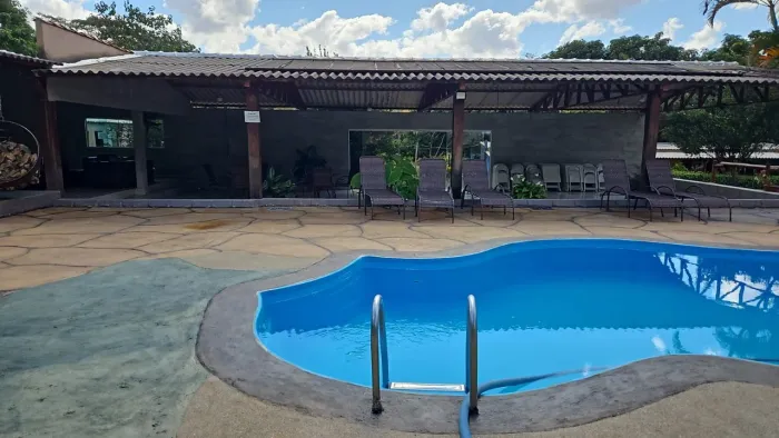 Alugo excelente chácara para finais de semana