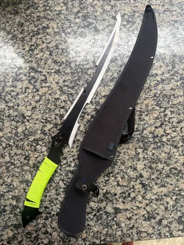 Faca artesanal para churrasco e podas