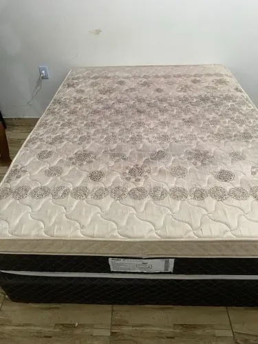 Vende se cama de casal