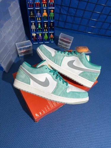 Tênis Nike Air Jordan 1 low SE