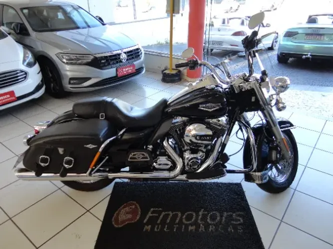 Harley Davidson Road King Classic 2016 novíssima