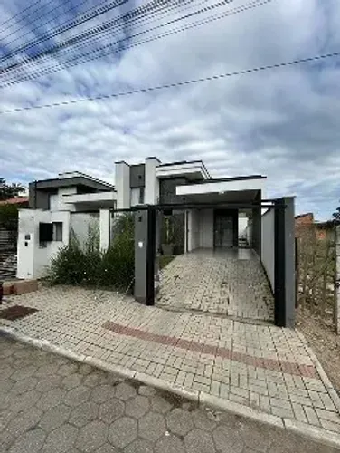 Ótima oportunidade de locação! Casa Semi Mobiliada com Suíte + Piscina | Bairro XV de Nove