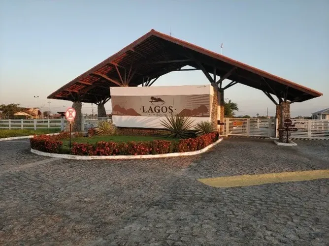 Terreno no Condomínio Lagos Country Resort com 1.060m2 de área- RECEBE CARRO COMO PARTE DO