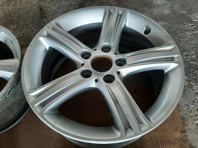 Roda aro 17 BMW 320 prata 5X120 jogo original
