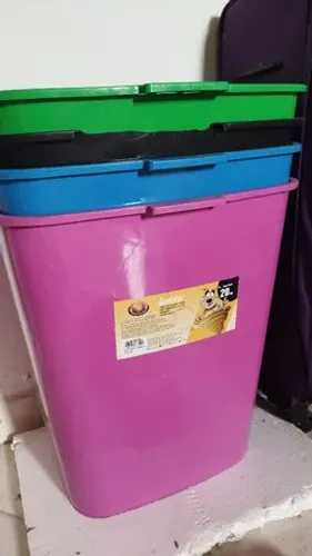 Pote resistente semi-novo p/ ração ou o que desejar
