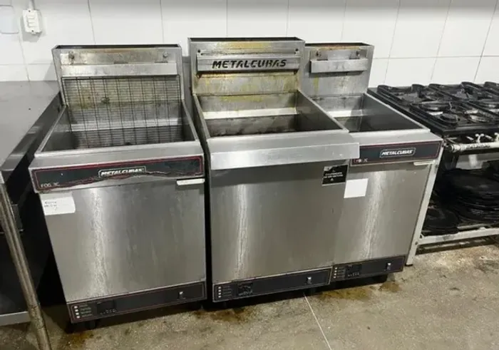 FRITADEIRA A GÁS METALCUBAS 2 e 3 CESTOS 30 LITROS