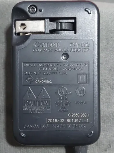 Carregador para câmera Canon CA-110