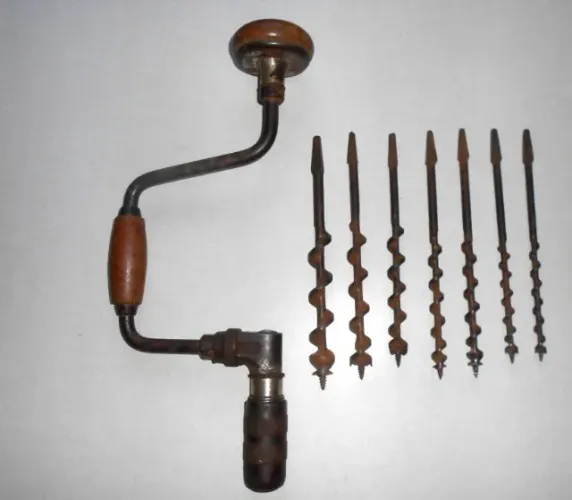 Antiga Ferramenta Arco de Pua com 07 Brocas (Item para Colecionador ou Decoração) 