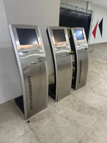 Totens de autoatendimento Itautec