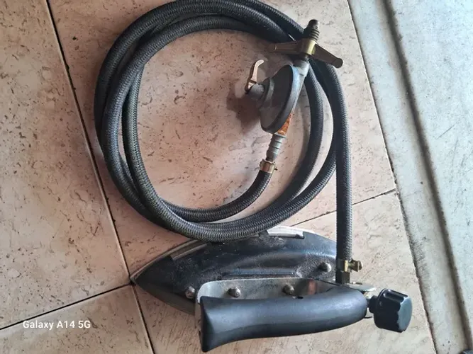 Ferro a gás...excelente estado