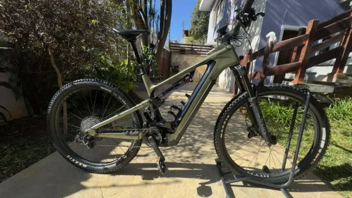 Bicicleta Elétrica Cannondale Moterra Carbono Tam L - 1900km rodados Motor Bosch 