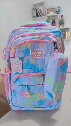 Mochila arco-íris com estojo