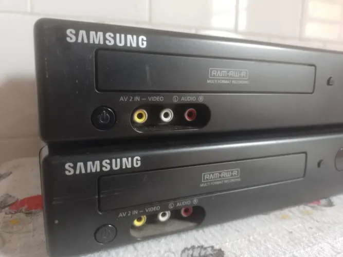 Par de dvd Samsung não sei se estão funcionando !