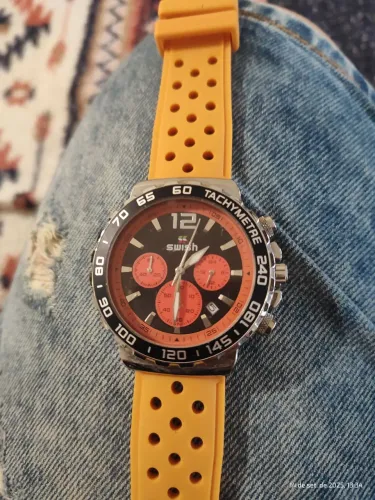 Relógio SWISH lindo. Laranja e Preto
