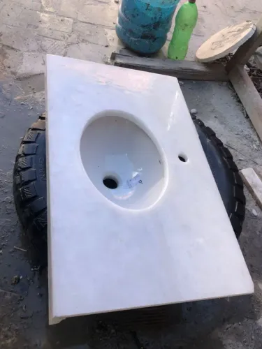 Cuba de pia em mármore branco