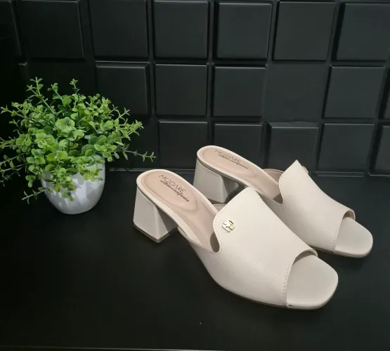 Tamanco Modare Ultra Conforto creme n° 35