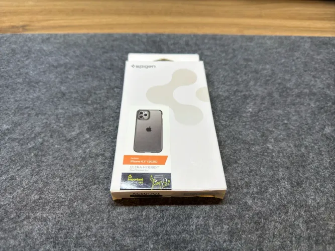 Capa Spigen Ultra Hybrid - iPhone 12 Pro - 6.1 (2020)