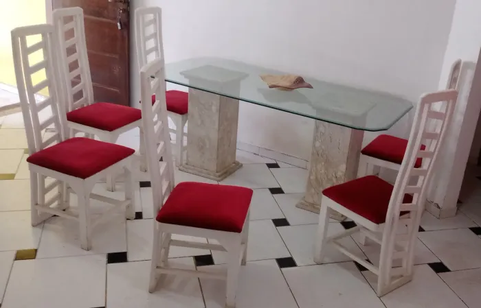 Mesa de mármore 6 cadeiras