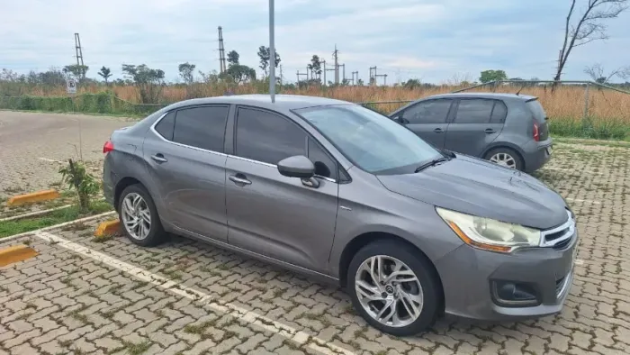 Citroen C4 Lounge Exclusive 1.6 Turbo 4P Aut. 2014