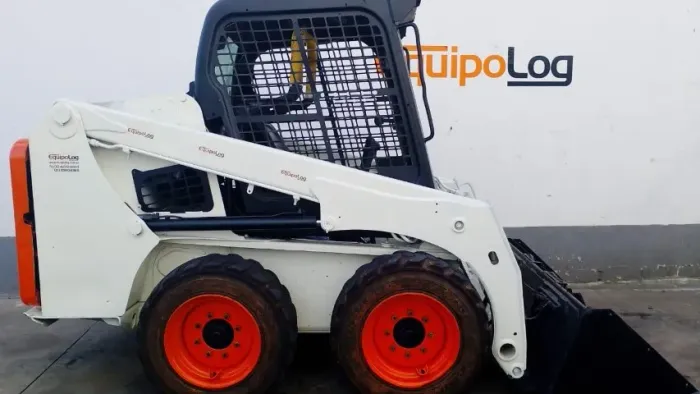 Mine Carregadeira Marca Bobcat S 450 Usada em bom estado.