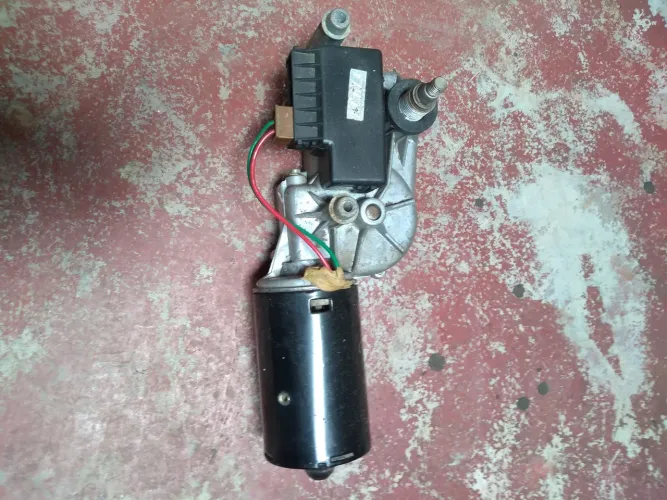 Motor do limpador do parabrisa Fiat.
