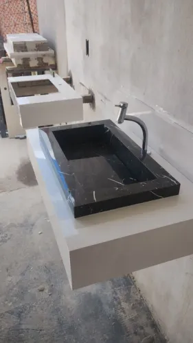 Cuba em porcelanato para banheiro