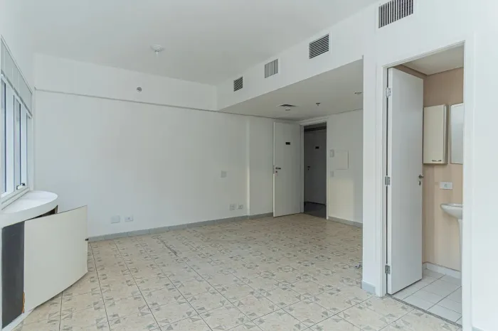 Imóvel para aluguel possui 28 metros quadrados em Liberdade - São Paulo - SP