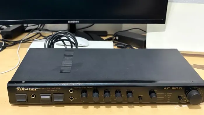 Amplificador UNIC AC800 (= Cygnus)
