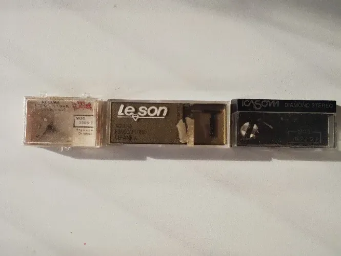 Agulhas de toca-discos, pick up Diamante e cerâmica Marcas Le son e Icasom (mod. 1002-D e 