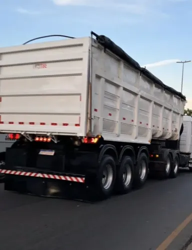 Carreta caçamba Rossetti LevTec 2013