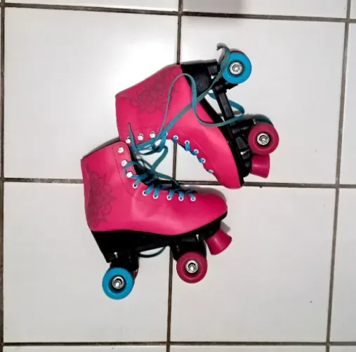 Patins Clássico - 4 Rodas - Rosa - Tamanho 35/36 - Fun