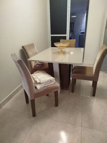 Mesa 4 cadeiras